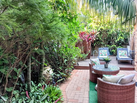 Palm Garden Villa-Apt With Tropical Courtyard At Cronulla Beach - Accommodation Port Macquarie 3