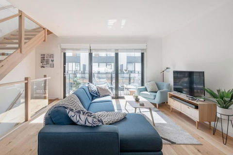Perfect Port Melbourne Townhouse - Accommodation Port Macquarie 0