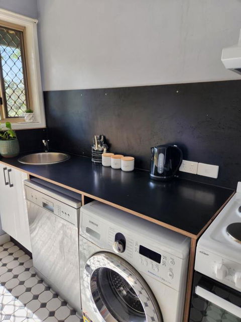 Poinciana Room - Accommodation Port Macquarie 3