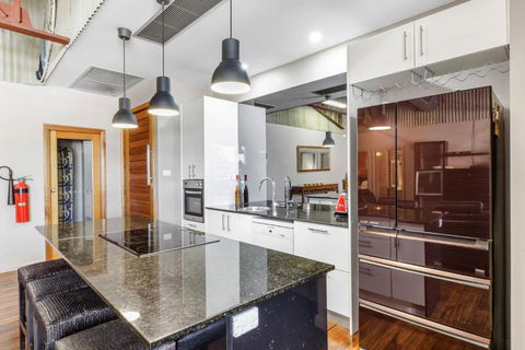 Platinum Precinct - The Apartment - Accommodation Port Macquarie 0