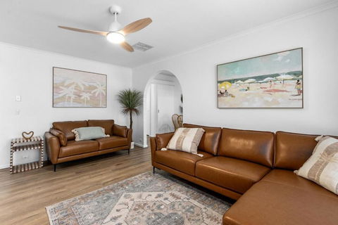Percys Beach House Moonta Bay - Accommodation Port Macquarie 1