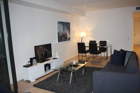 Perfect Large One Bedroom Plus Study - ALB09518 - Accommodation Port Macquarie 0