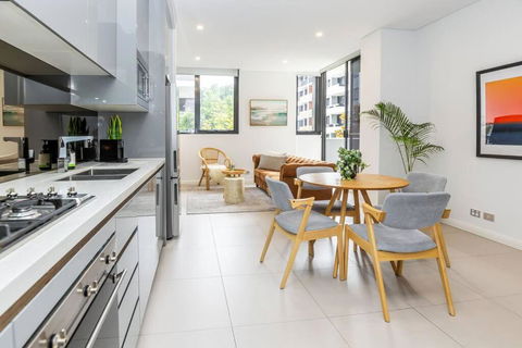 Perfect Stay Rosebery I Zetland WI-Fi Netflix Gym Pool - Accommodation Port Macquarie 1