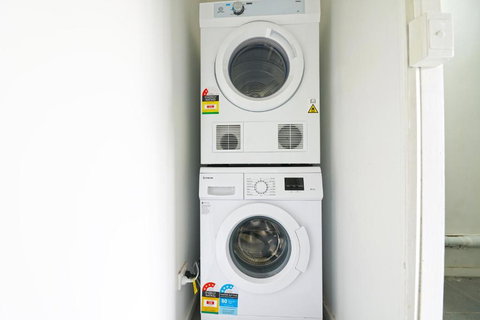 Pet Friendly Well-appointed 3BM Retreat Parking Netflix - Accommodation Port Macquarie 3