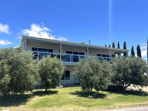 Pine Lodge - Accommodation Port Macquarie 0