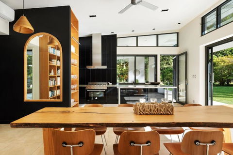 Pine Mountain - Accommodation Port Macquarie 3