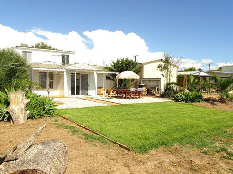 Pink Door By The Seashore - Accommodation Port Macquarie 0