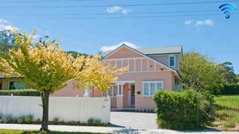 Plum Tree Cottage - Accommodation Port Macquarie 0