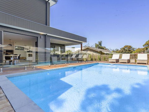 Pool And Spa - 300m Walk To Beach - Accommodation Port Macquarie 0