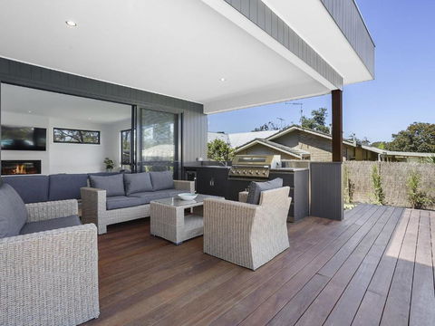 Pool And Spa - 300m Walk To Beach - Accommodation Port Macquarie 2