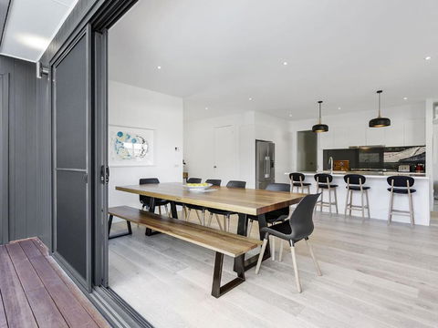 Pool And Spa - 300m Walk To Beach - Accommodation Port Macquarie 3
