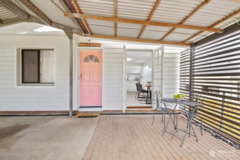 Poppies Cottage - Cooee Bay Beachside Retreat - Accommodation Port Macquarie 3