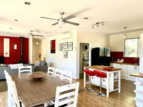 Powers Retreat Holiday House - Accommodation Port Macquarie 0