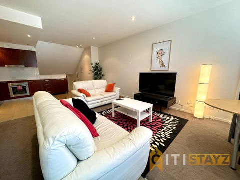 Pretty Penthouse - Close To ANU - Accommodation Port Macquarie 0