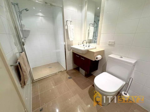 Pretty Penthouse - Close To ANU - Accommodation Port Macquarie 2