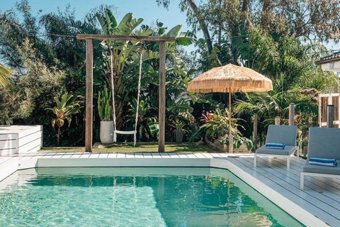 Prime Location With Pool - Walk To Coolum Beach - Accommodation Port Macquarie 0