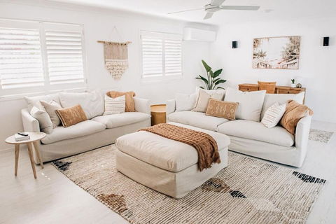 Prime Location With Pool - Walk To Coolum Beach - Accommodation Port Macquarie 1