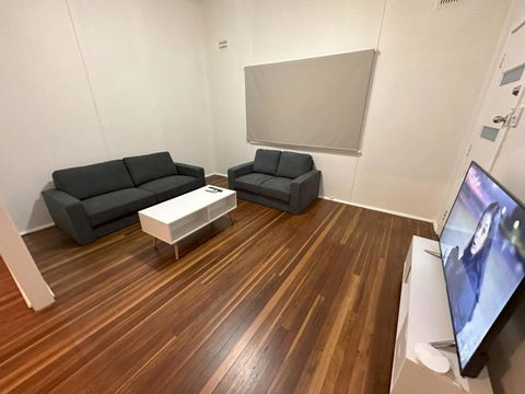 Private 1 Bedroom Apartment With Fenced Yard - Accommodation Port Macquarie 3