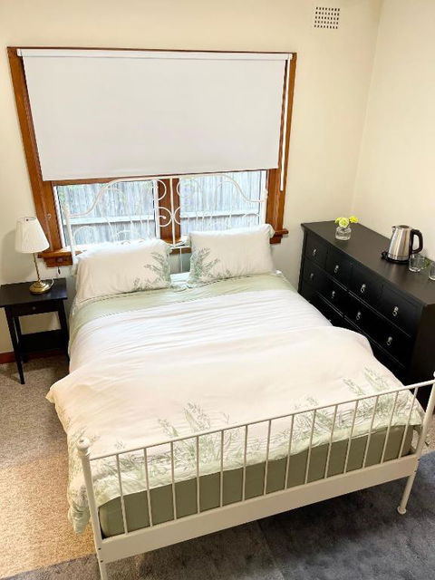Private Bath Ensuite Room Eastwood/MQ Uni Park - Accommodation Port Macquarie 1