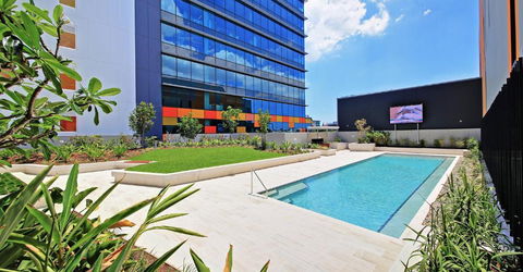 Private Bedroom & Bathroom In Shared Inner Brisbane Apartment - Accommodation Port Macquarie 1