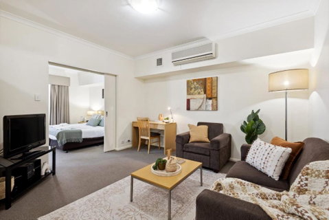 Prized Perth Retreat 1BDR - Accommodation Port Macquarie 1