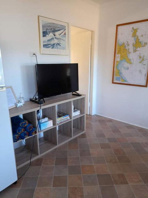 QCWA Cheerful Cottage - Airlie Beach - Accommodation Port Macquarie 1