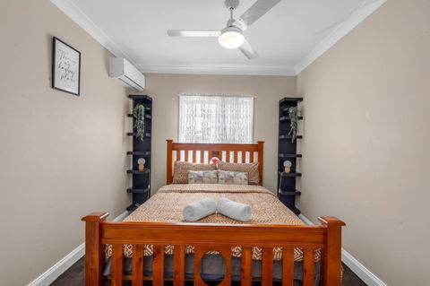 Quaint 2 Bedroom Fully Furnished Cottage - Accommodation Port Macquarie 1