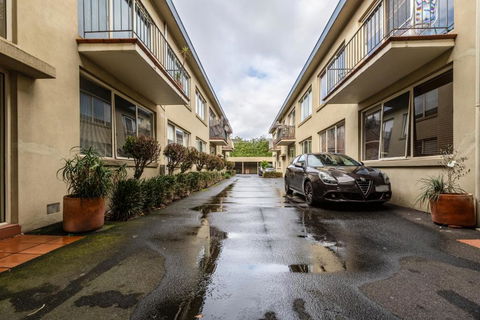 Quaint & Homey Ripponlea Flat - Accommodation Port Macquarie 1