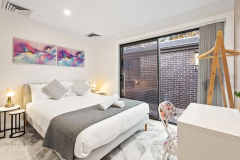 Quaint Double Room - Centrally Located At Glenfield - Shared Bathroom - Accommodation Port Macquarie 1