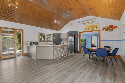 Quaint Garden Oasis With Free Parking - Accommodation Port Macquarie 0