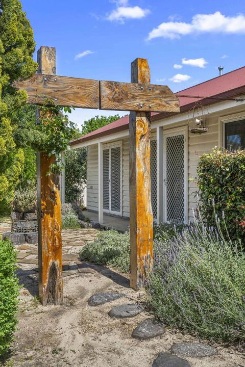 Quaint Garden Oasis With Free Parking - Accommodation Port Macquarie 2
