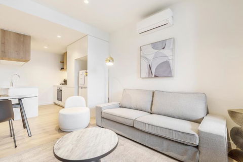 Quaint Stylish Hideout In Trendy South Melbourne - Accommodation Port Macquarie 2