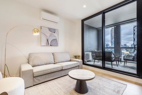 Quaint Stylish Hideout In Trendy South Melbourne - Accommodation Port Macquarie 0