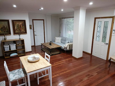 Quiet Nature-Filled Ground Floor Unit - Accommodation Port Macquarie 3