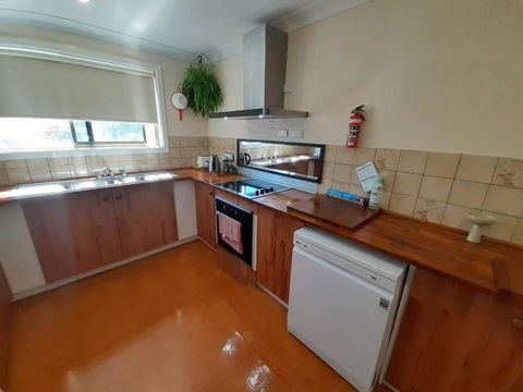 QUIET PROPERTY BY THE RIVER - Accommodation Port Macquarie 3