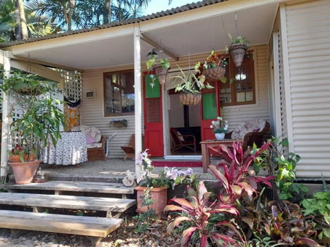 Quirky Cottage In Centre Of Maleny, Walk Everywhere - Accommodation Port Macquarie 2