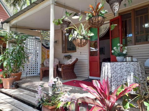Quirky Cottage In Centre Of Maleny, Walk Everywhere - Accommodation Port Macquarie 3