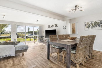 R & R Port Macquarie with Accommodation Port Macquarie
