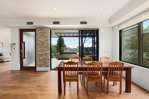 Ra Wonga - Queenscliff Beach House - Accommodation Port Macquarie 1
