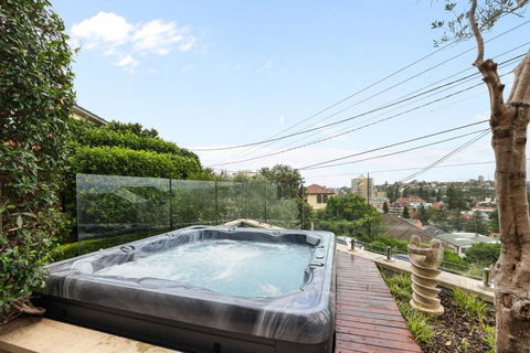 Ra Wonga - Queenscliff Beach House - Accommodation Port Macquarie 0