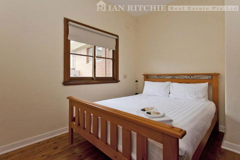 Red Brick Beauty - Central Cottage - Accommodation Port Macquarie 2