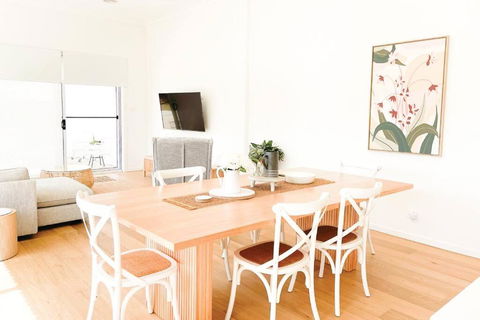 Red Brick Central Retreat - Accommodation Port Macquarie 0