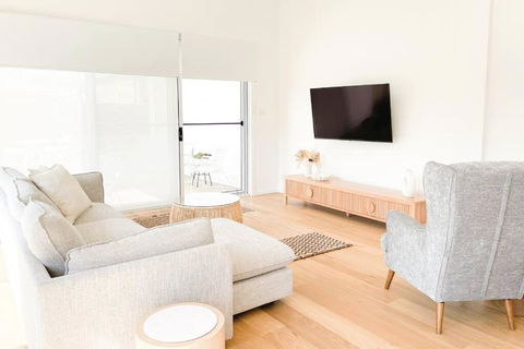 Red Brick Central Retreat - Accommodation Port Macquarie 1