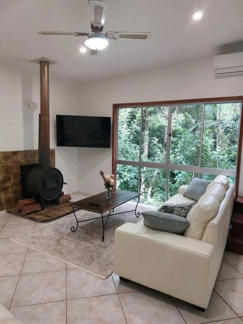 Rainforest Retreat-Fireplace-BBQ-3 Acres- - Accommodation Port Macquarie 1