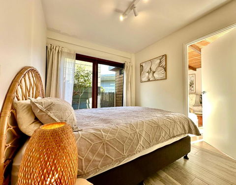 Private Access Retreat 1 Queen Bedroom W Stunning Pool And Ocean Views - Accommodation Port Macquarie 2