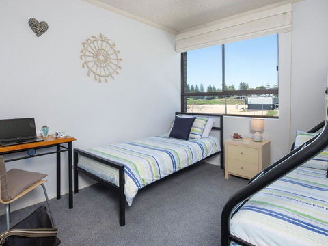 At The Beach - Kiama Surf Beach At Your Doorstep - Accommodation Port Macquarie 3