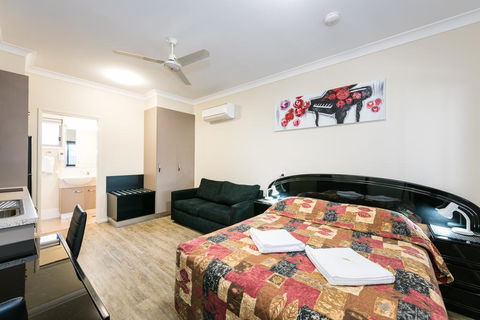 Athena Studio Units - Accommodation Port Macquarie 1