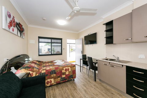 Athena Studio Units - Accommodation Port Macquarie 2