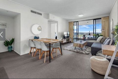 AU1 - Long Stay W Balcony RiverViews Fast WiFi - Accommodation Port Macquarie 1