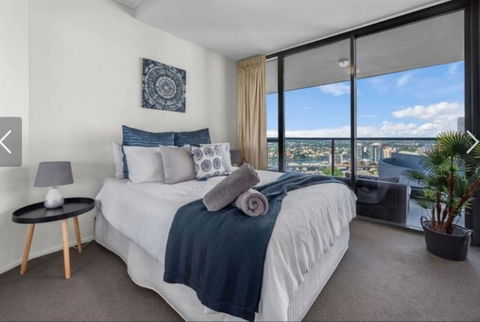 AU1 - Long Stay W Balcony RiverViews Fast WiFi - Accommodation Port Macquarie 3